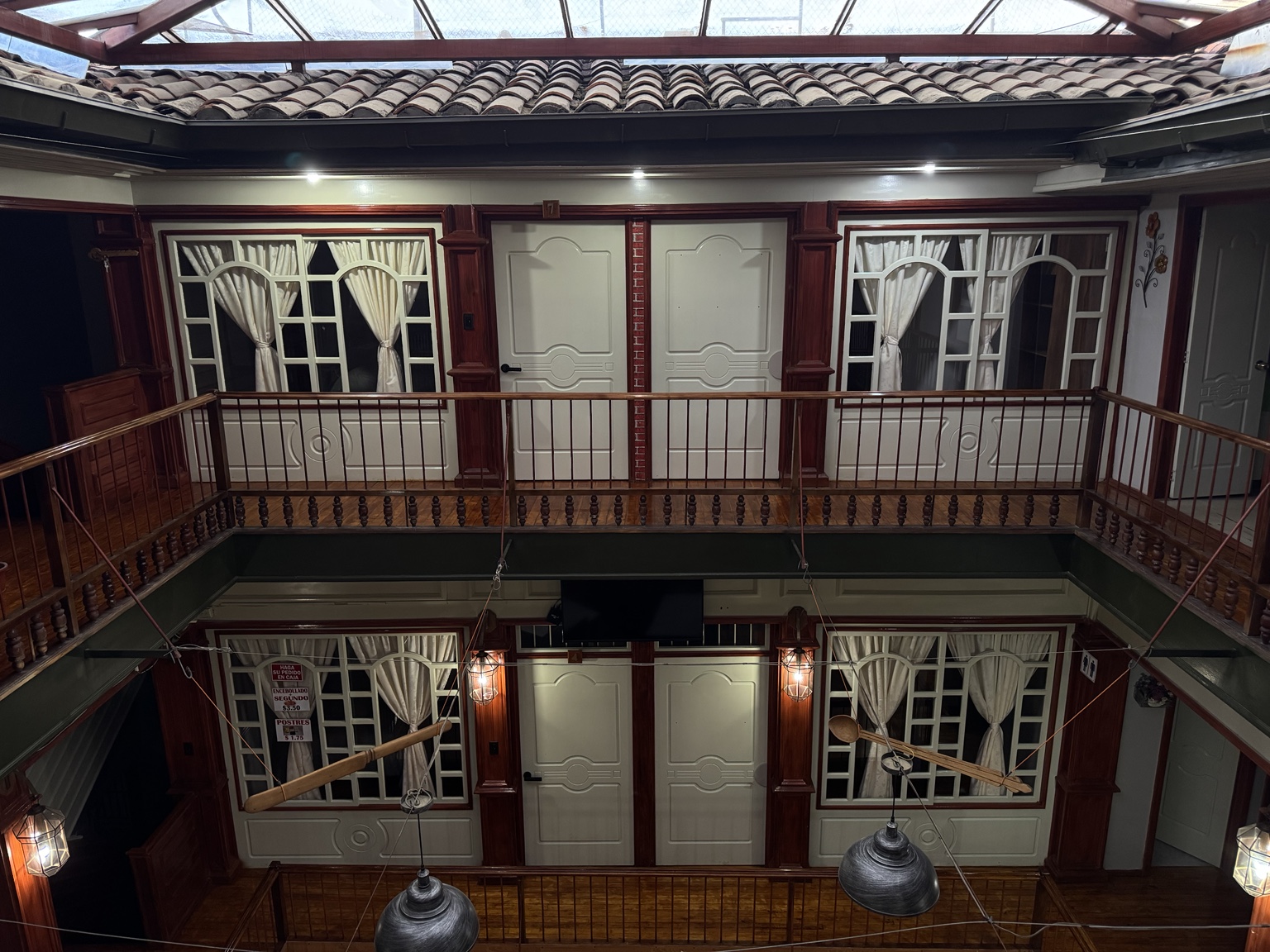 Vista de los dos niveles del patio